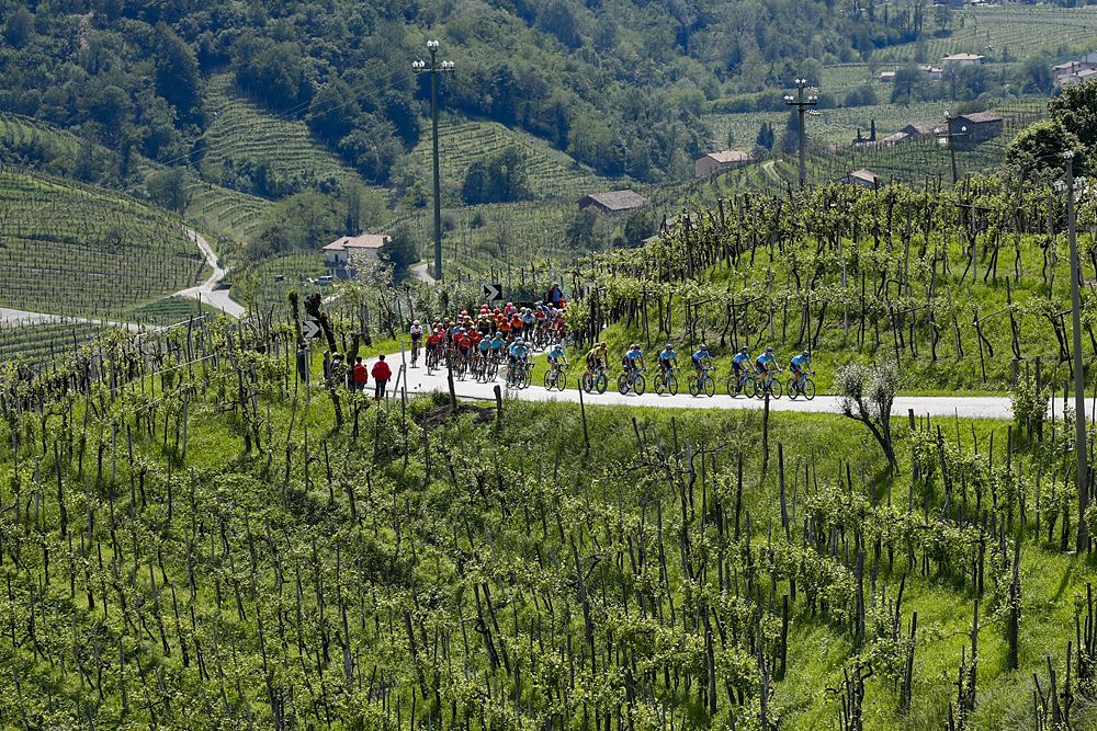 Giro d'Italia stage 19 through Trento