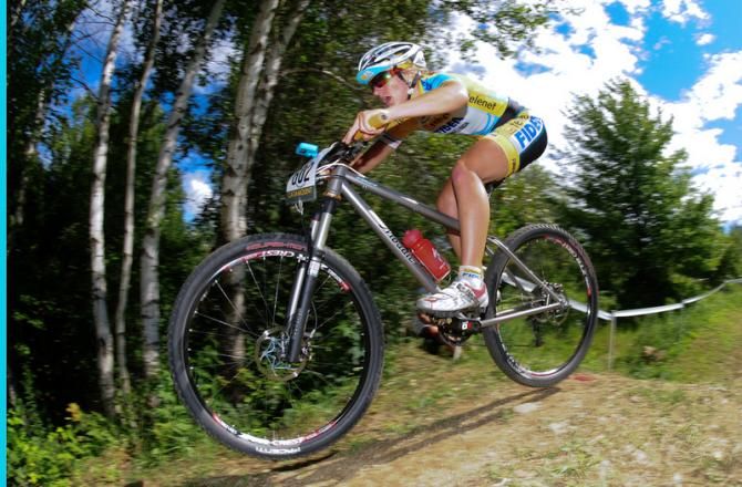 Amy Dombroski (Telnet Fidea) making like a downhill racer