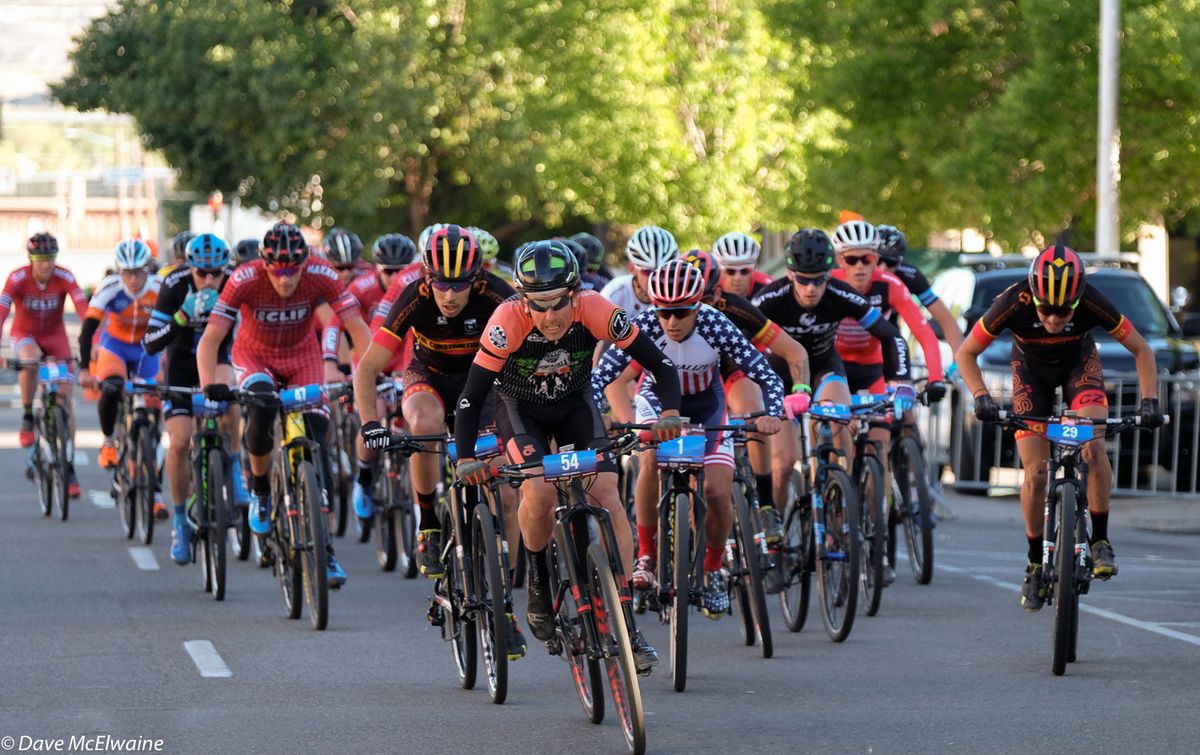 The entire peloton tried without success to reel in Geoff Kabush