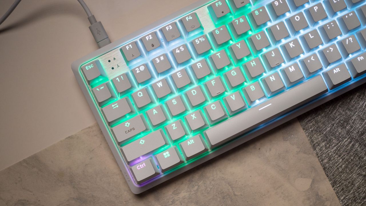 Corsair K70 Pro TKL without wrist rest and RGB lighting enabled