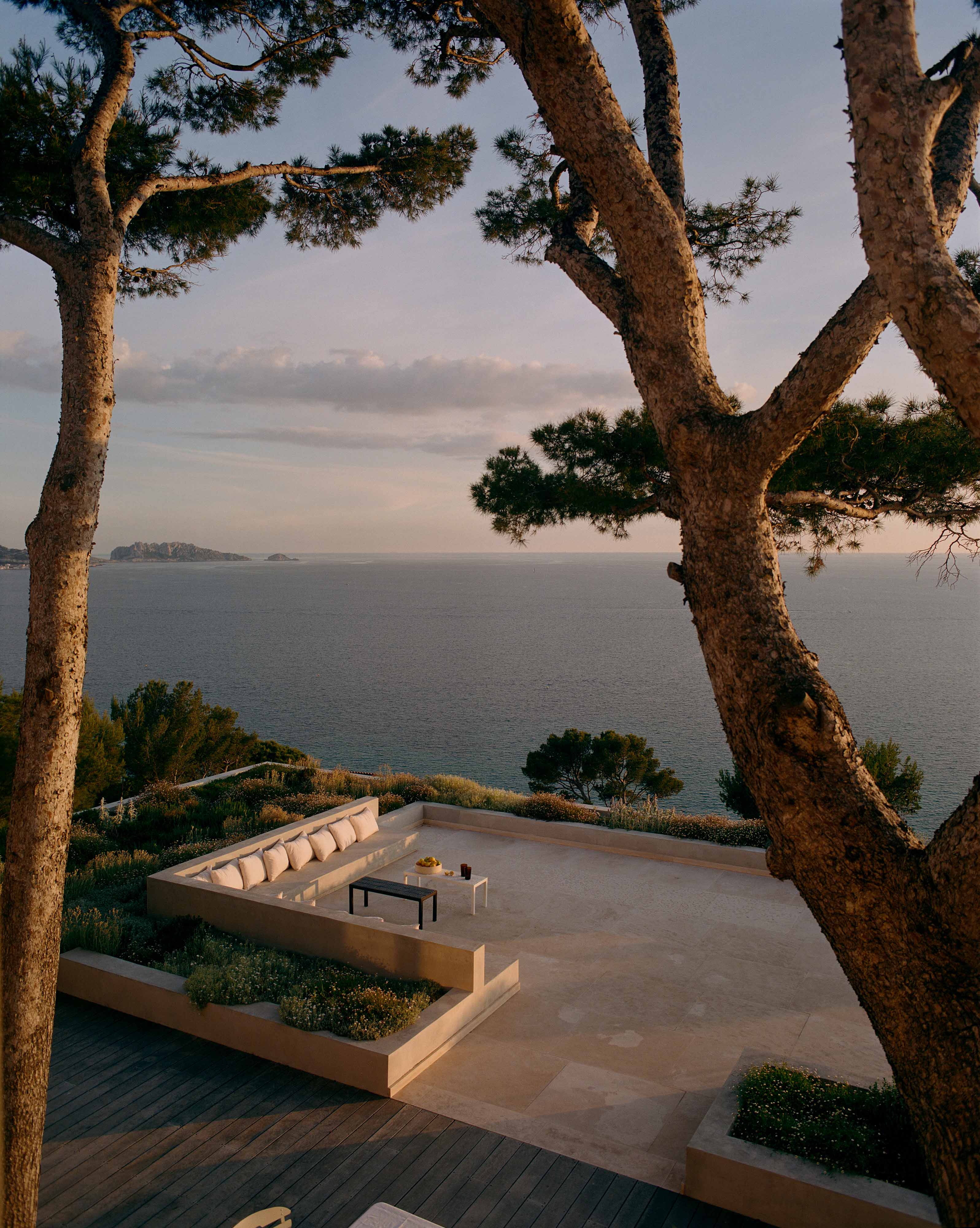 Marseille villa renovation by Sandrine Sarah Faivre