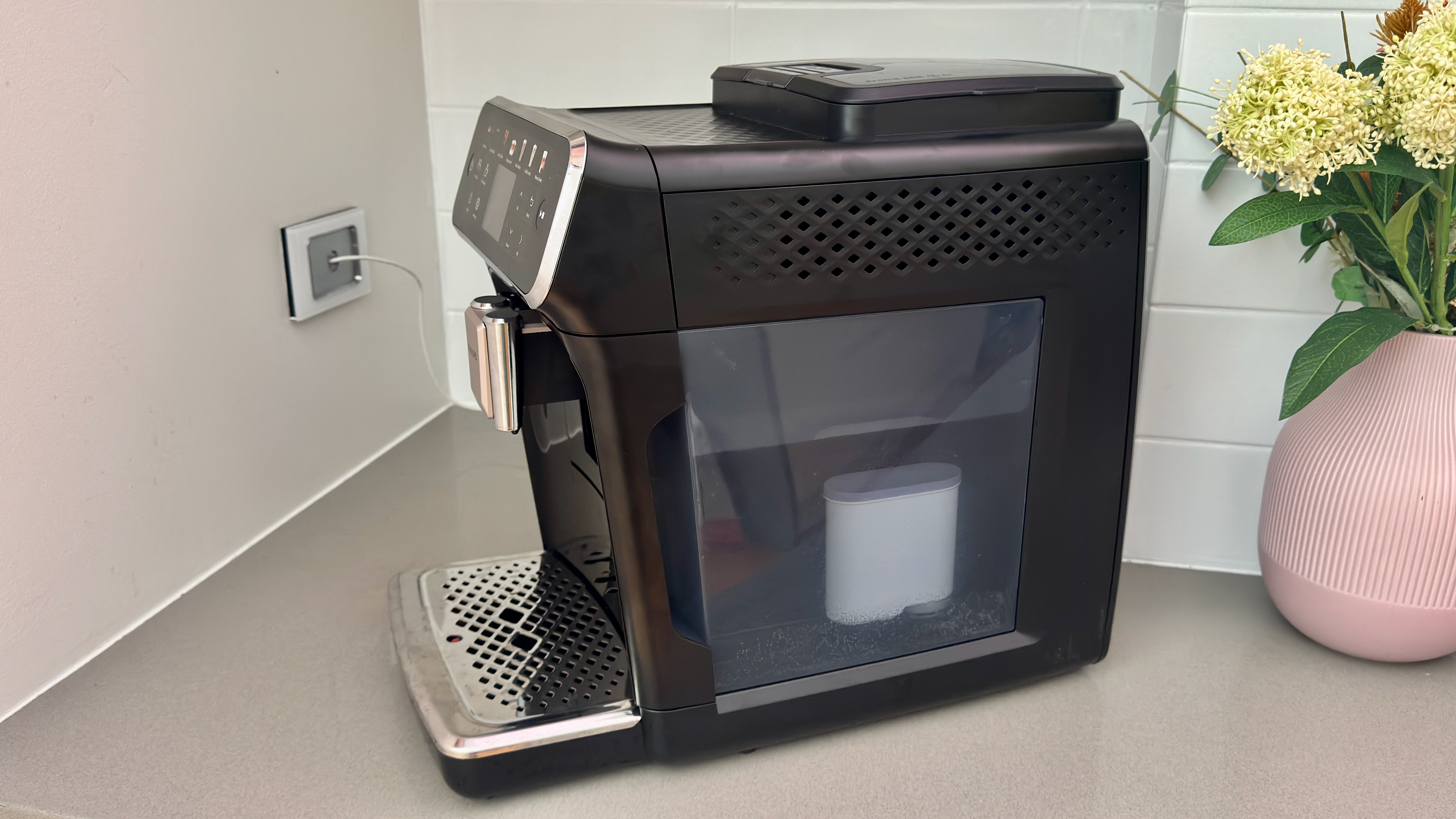 Philips 4400 Series LatteGo side view