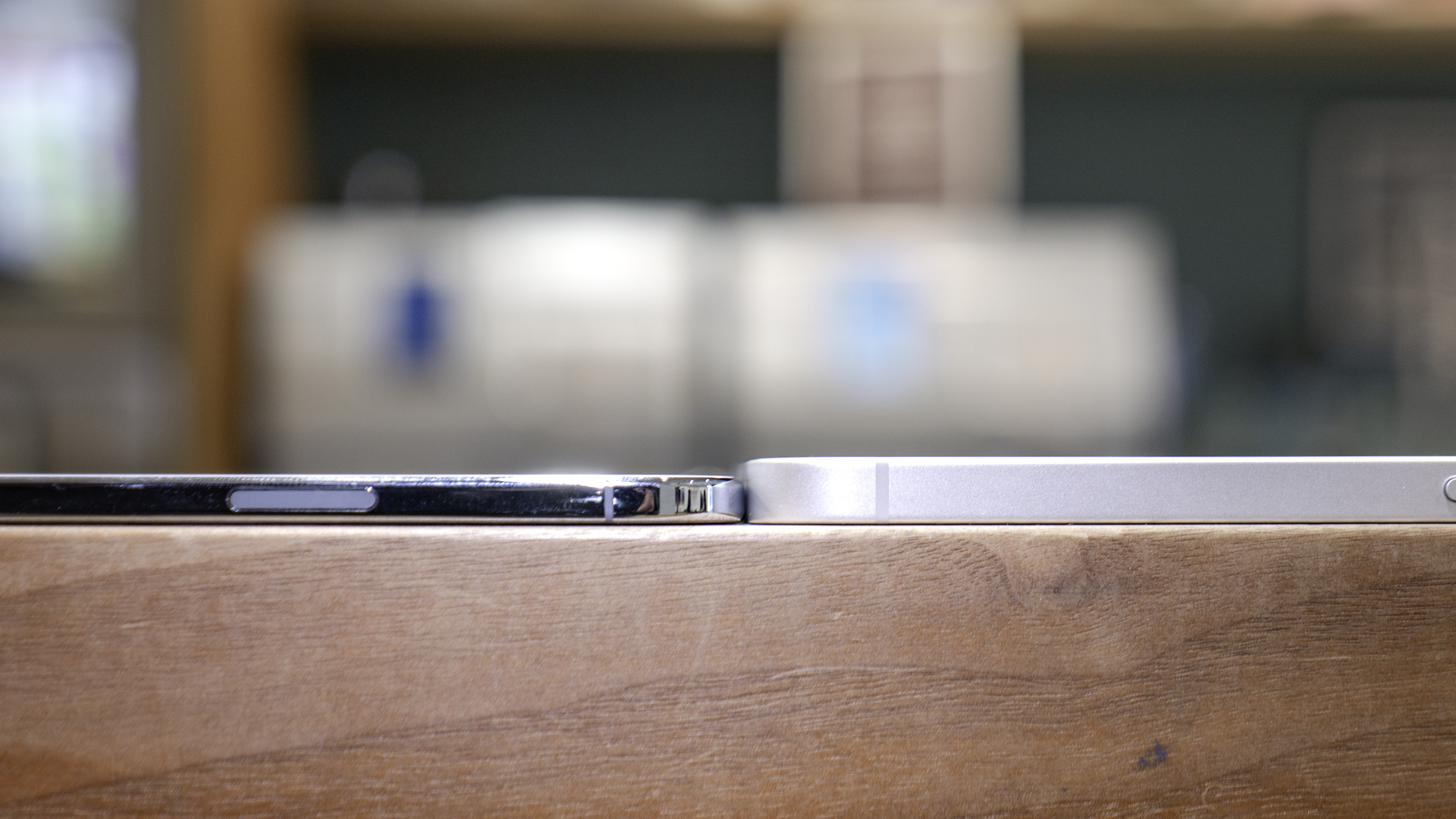 iPhone Air vs iPhone 17e.