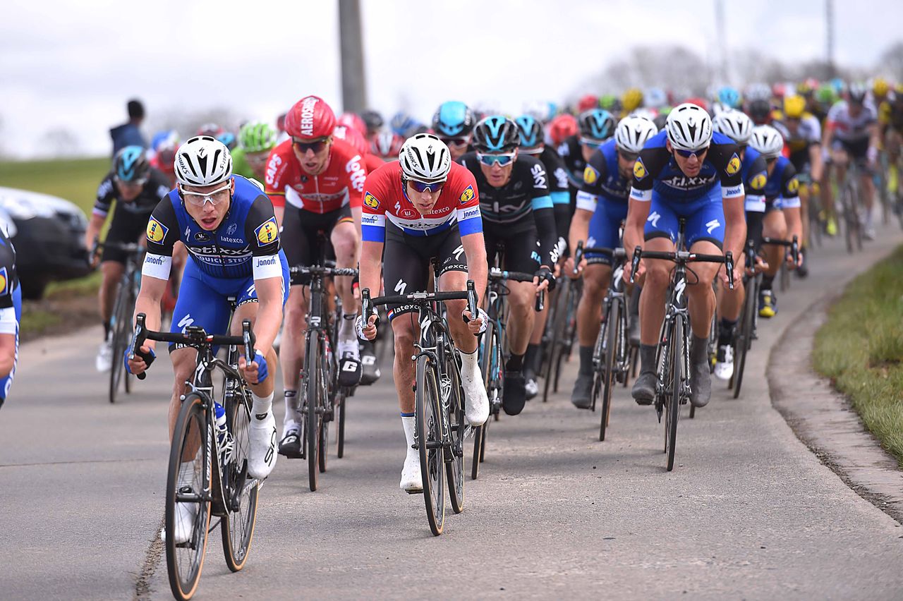 2016 E3 Harelbeke split up with 70km to go