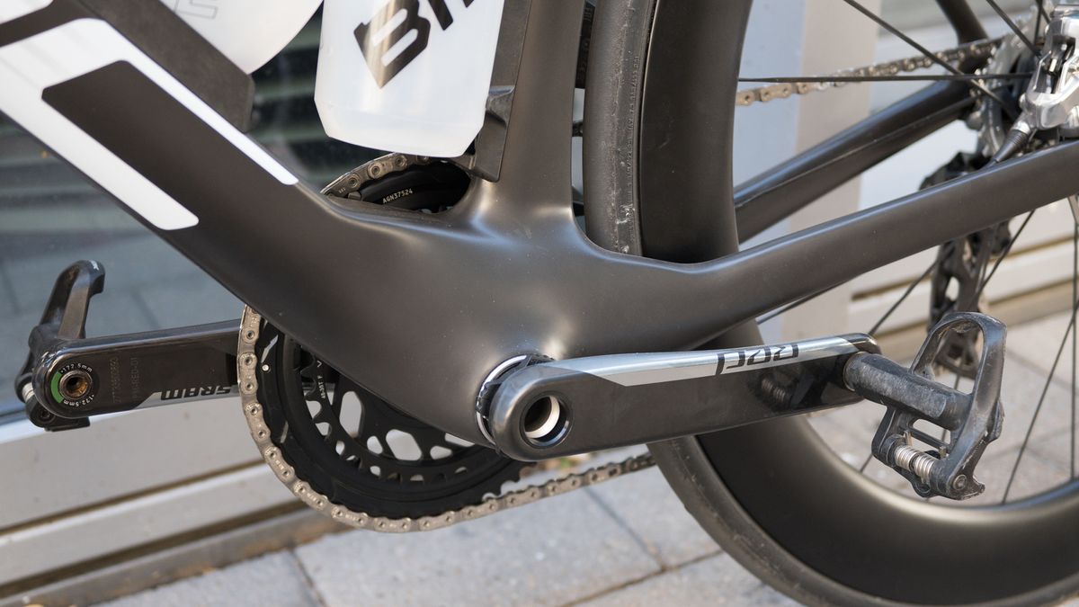 Teammachine R 01 LTD Mariana bottom bracket