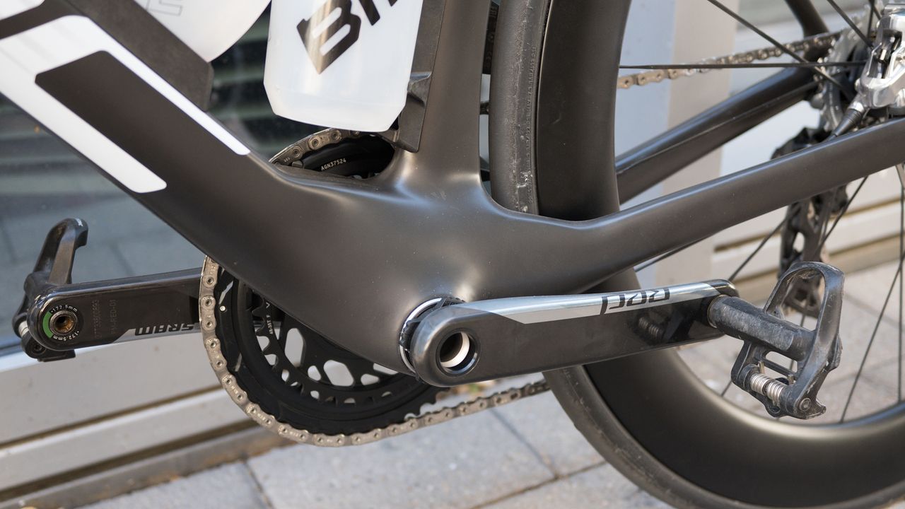 Teammachine R 01 LTD Mariana bottom bracket
