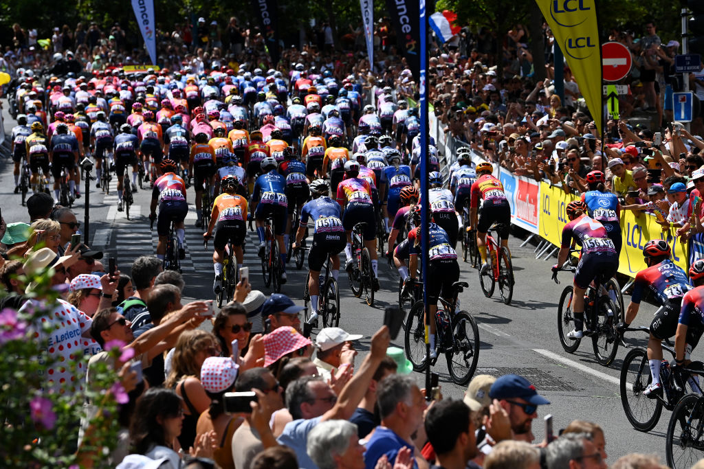 Tour de France live: Jordi Meeus claims surprise Champs-Élysées sprint ...