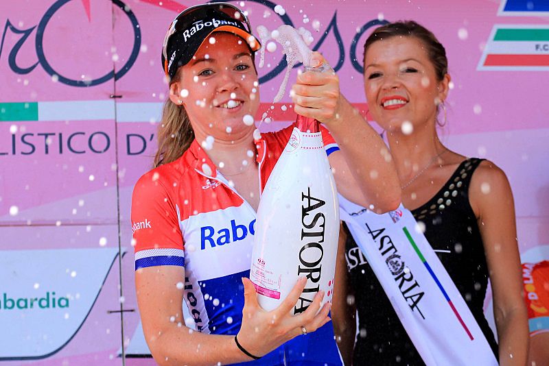 Anna van der Breggen(Rabo Liv) wins the stage 8 time trial and takes the race lead