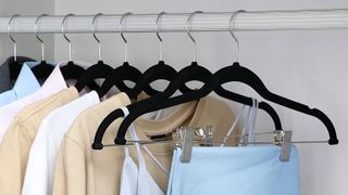 SONGMICS velvet hangers with clips