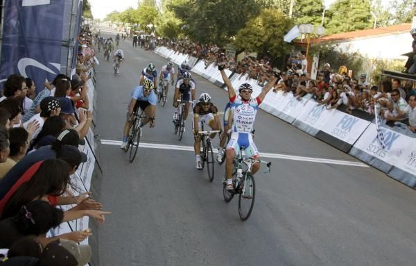 Roberto Ferrari (Androni Giocattoli) wins the sprint