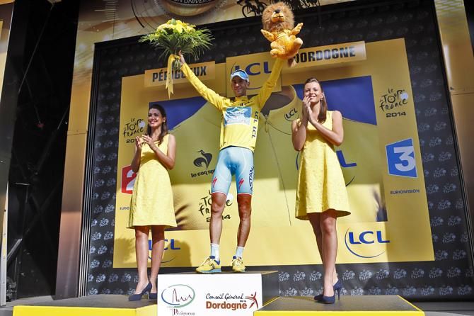Astana's Vincenzo Nibali will wear yellow into Paris