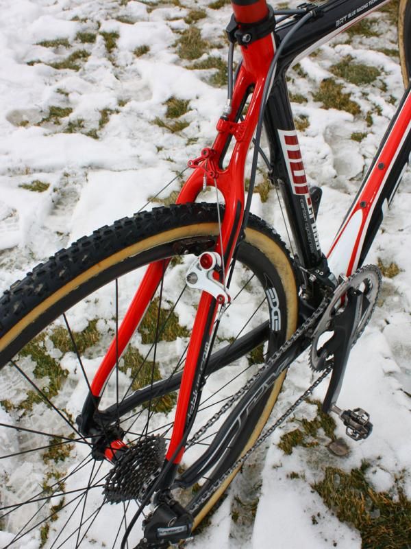 Seat stays stay split all the way up to the seat tube.