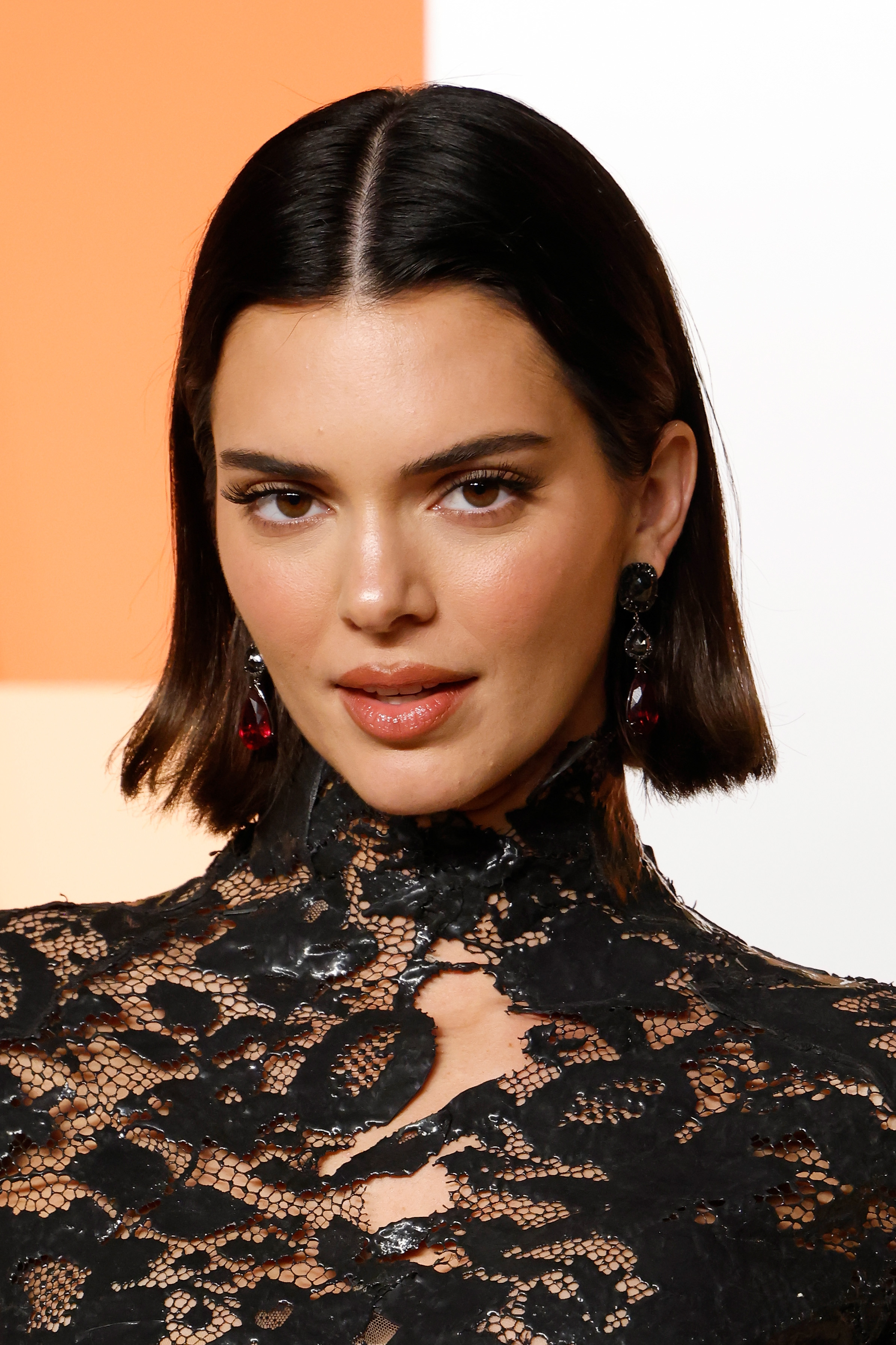 Kendall Jenner attends the 2025 Vanity Fair Oscar Party with a glossy brown bob