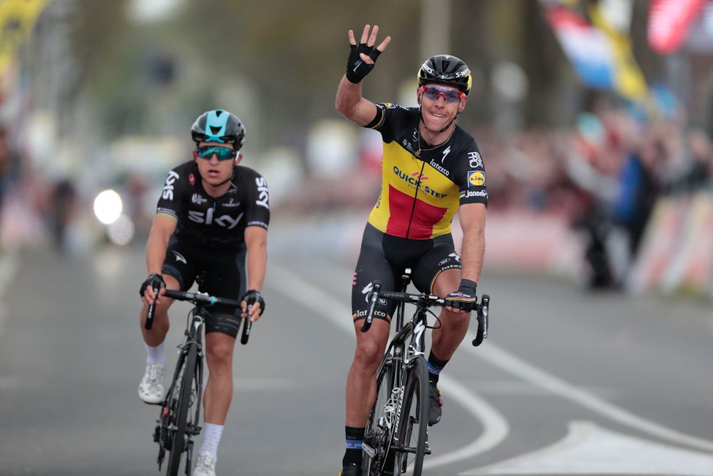 Philippe Gilbert wins the 2017 Amstel Gold Race ahead of Michal Kwiatkowski