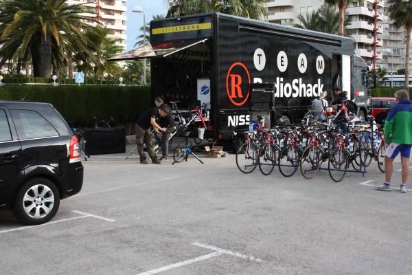 The RadioShack mechanics prepare the bikes ahead of the team's first training ride.