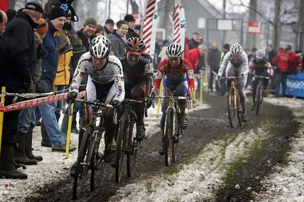 German champion Hanka Kupfernagel sets the pace.