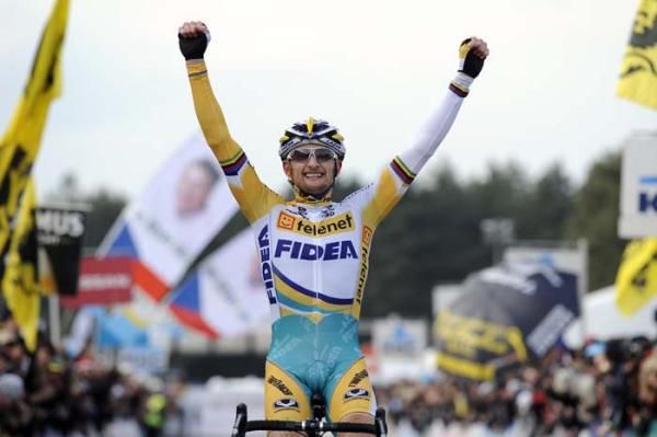 Bart Wellens (Telenet - Fidea) celebrates his victory in the GvA finale.