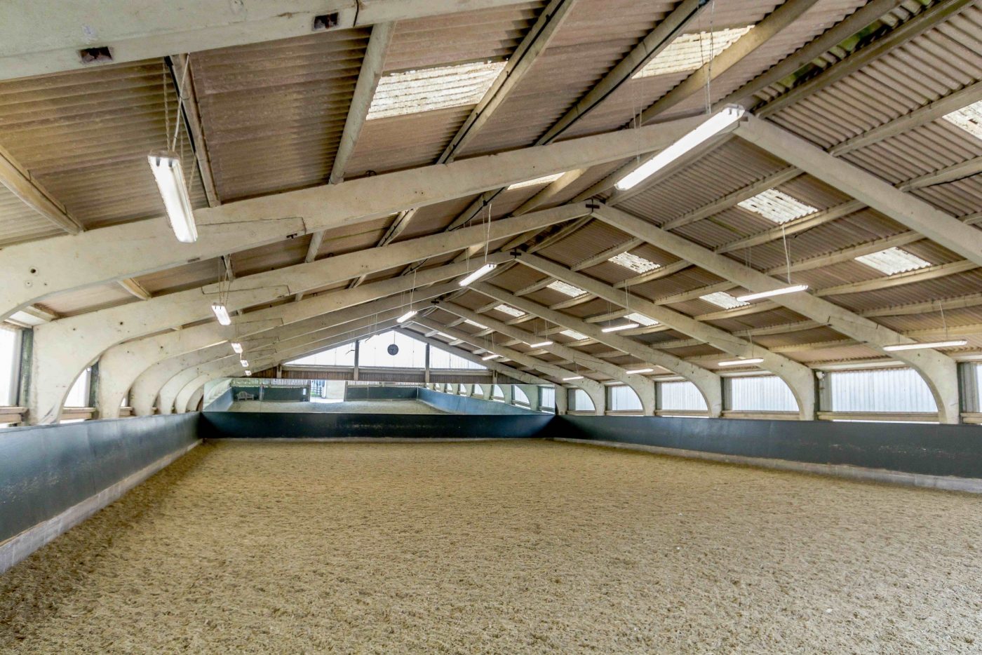 Peasebrook-Farm-INDOOR-ARENA-scaled-e1580811968746.jpg