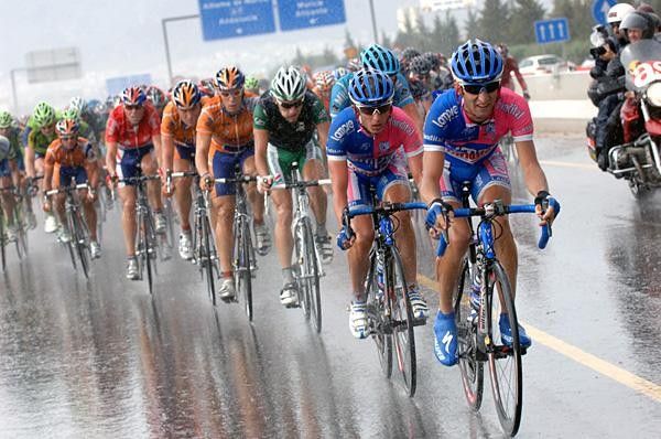 Lampre-Fondital lead the chase.