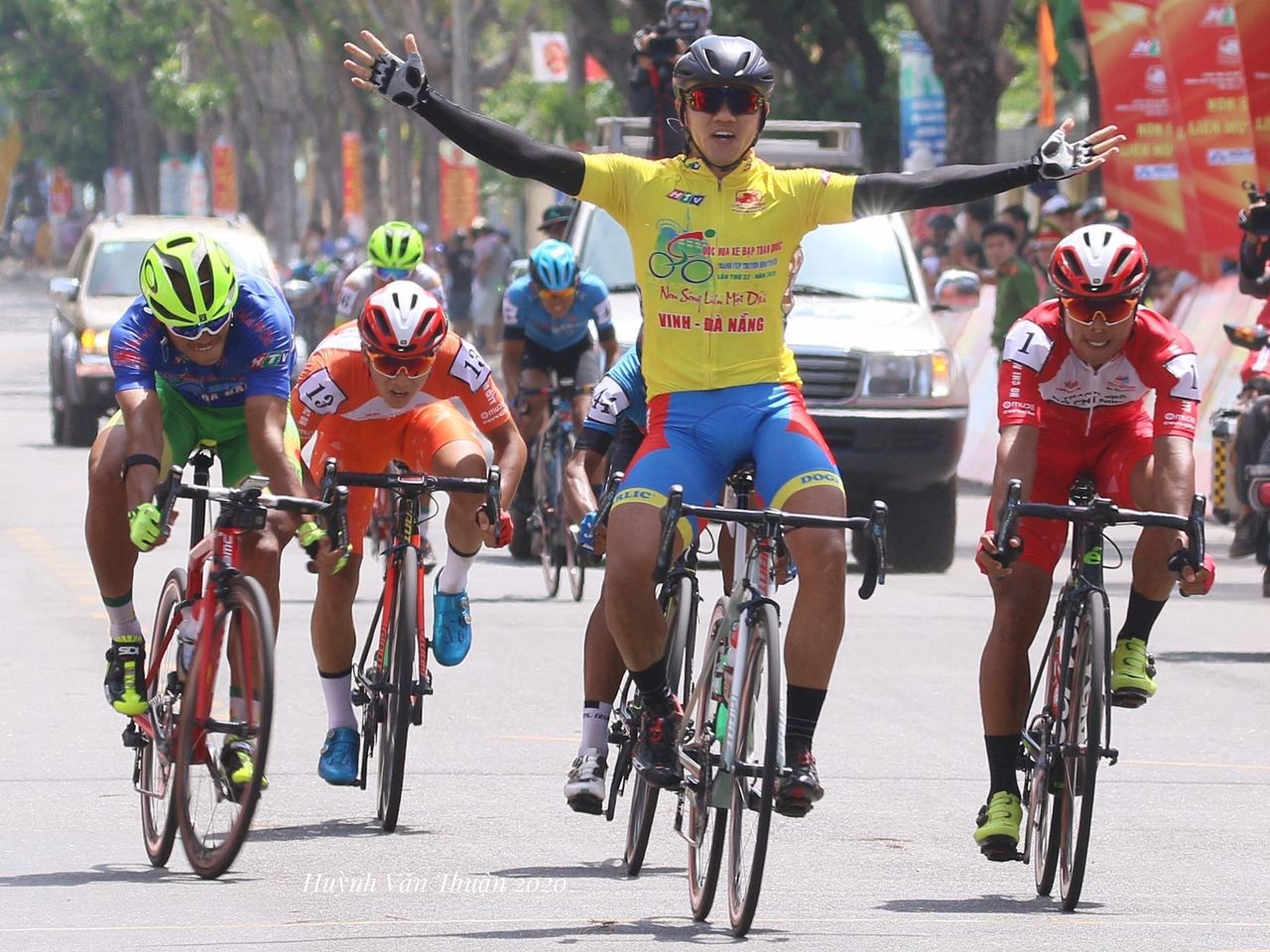 Nguyen Tan Hoai strikes for a third time