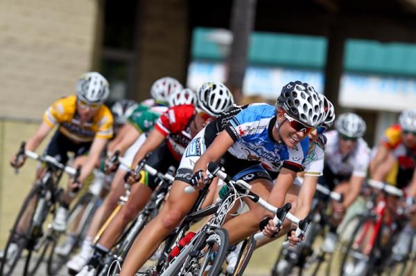 Tayler Wiles (Peanut Butter &amp; Co) leads the field after her attack