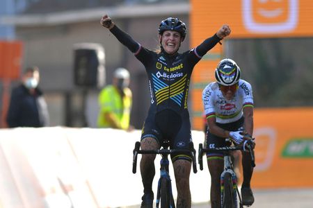 Lucinda Brand wins Superprestige Jaarmarktcross