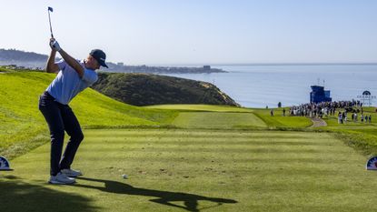 Justin Rose hits his tee shot at the third hole of Torrey Pines South Course during the third round of the Farmers Insurance Open