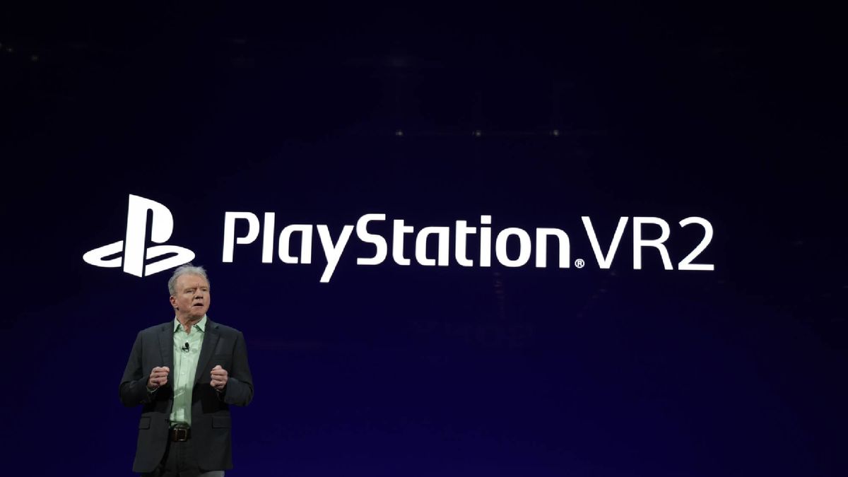 Sony&#039;s Jim Ryan at CES 2022 showcasing the PSVR 2