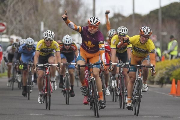 Brenton Jones (Genesys) edges out teammate Anthony Giacoppo for the victory in Heywood