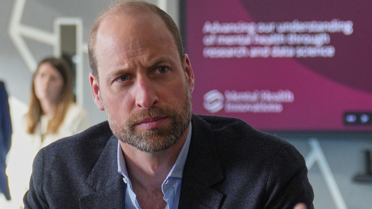 Prince William visits mental health charity