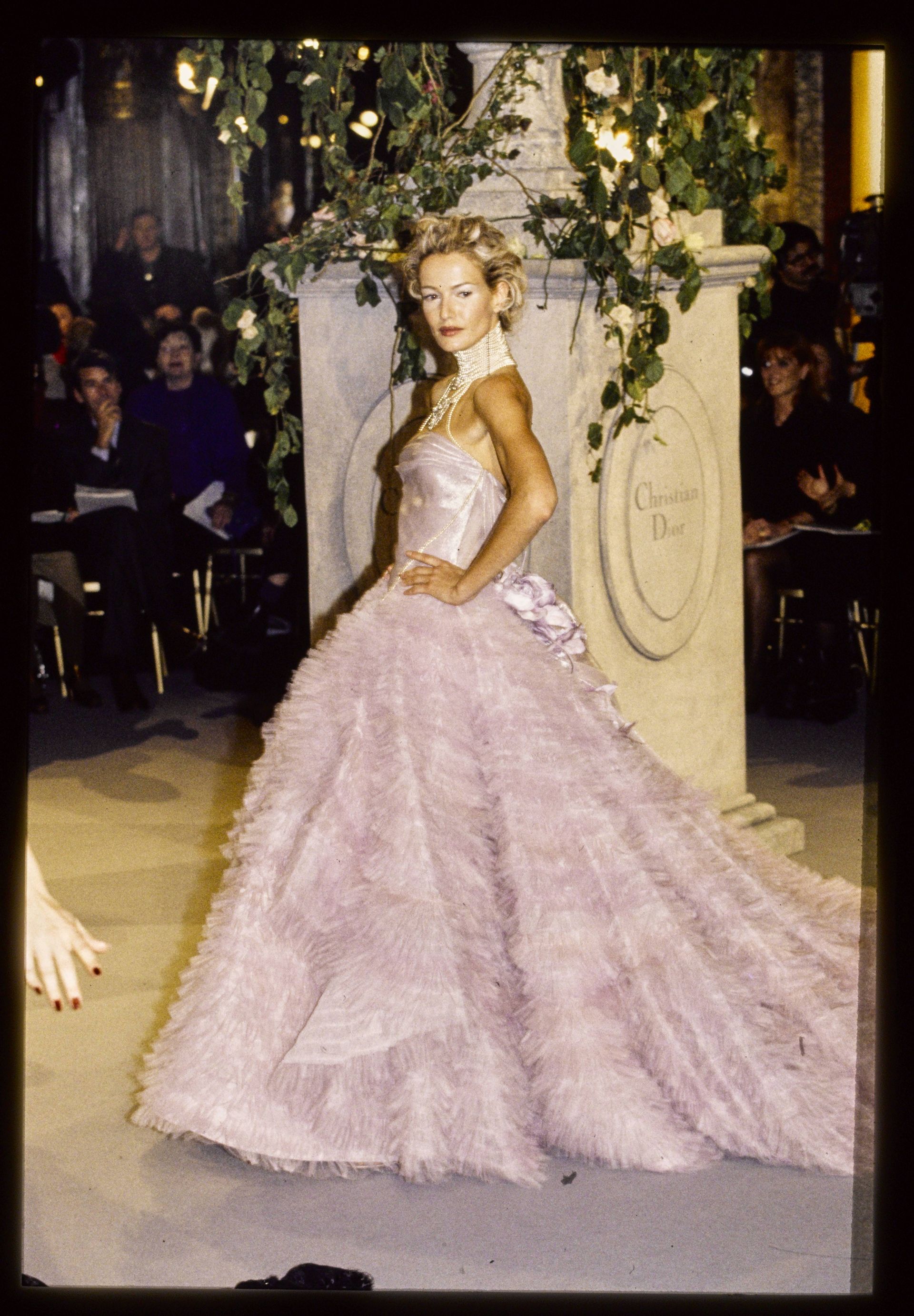 VBKDhomV3B4mNPycVxkBhf-320-80 The Most Iconic and Unforgettable Fashion Week Collections