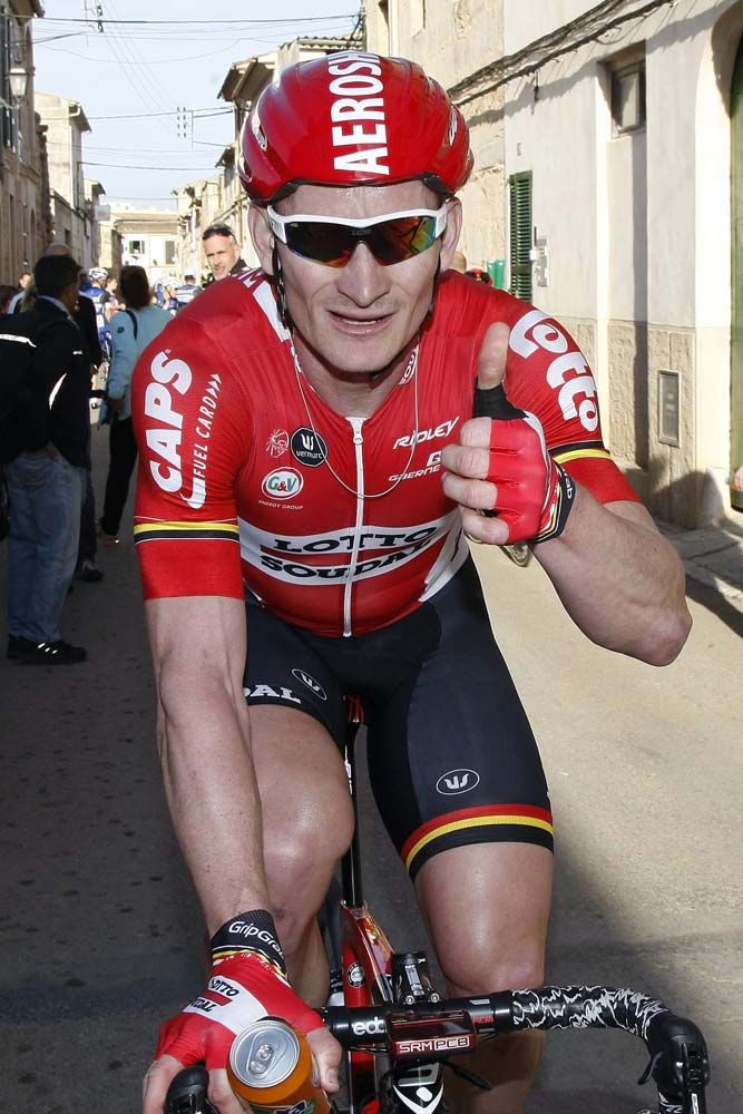 Thumbs up for win number one in 2016 from Andre Greipel (Lotto Soudal)