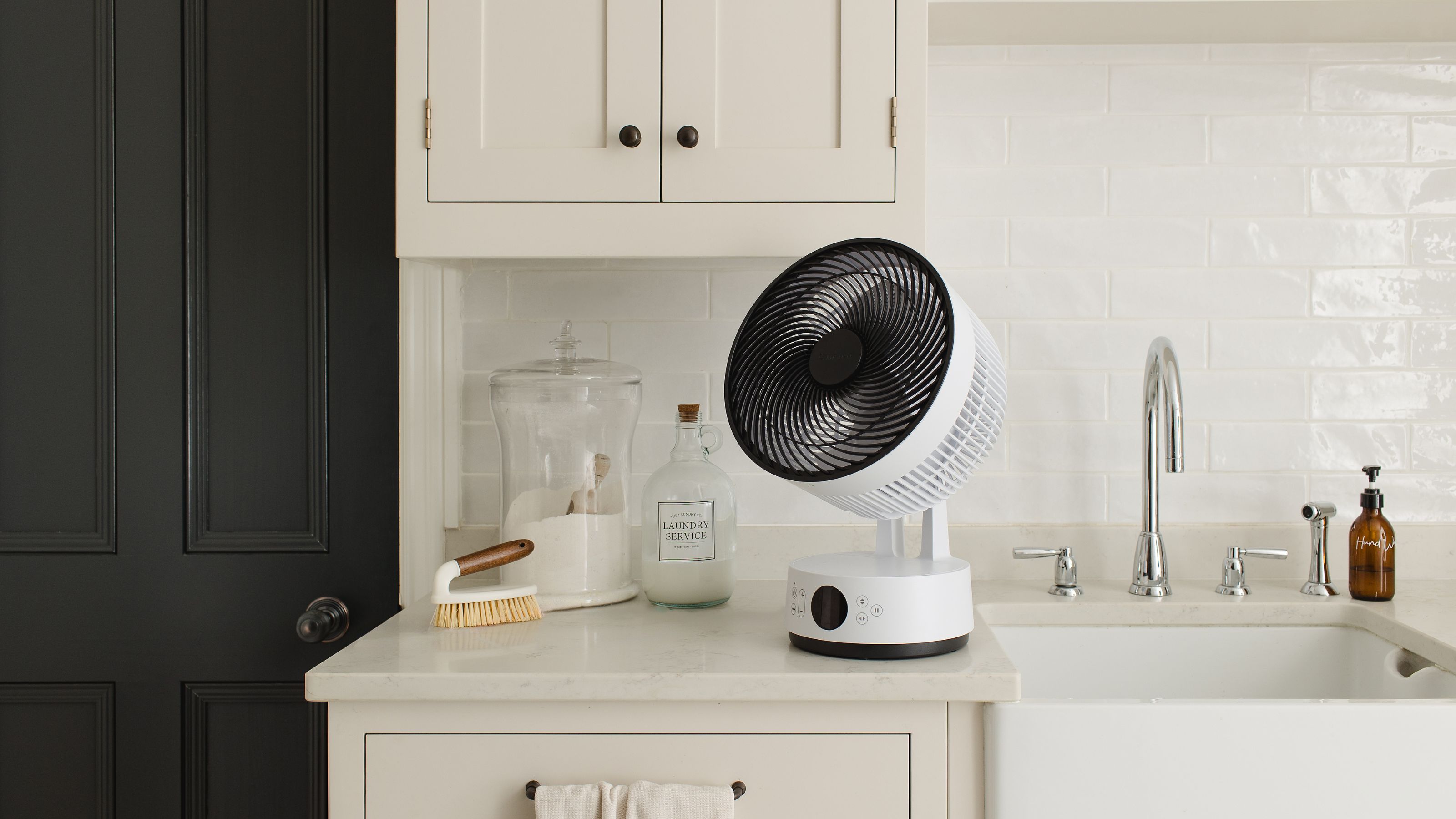 Meaco Sefte Pro table top air circulator in a neutral kitchen