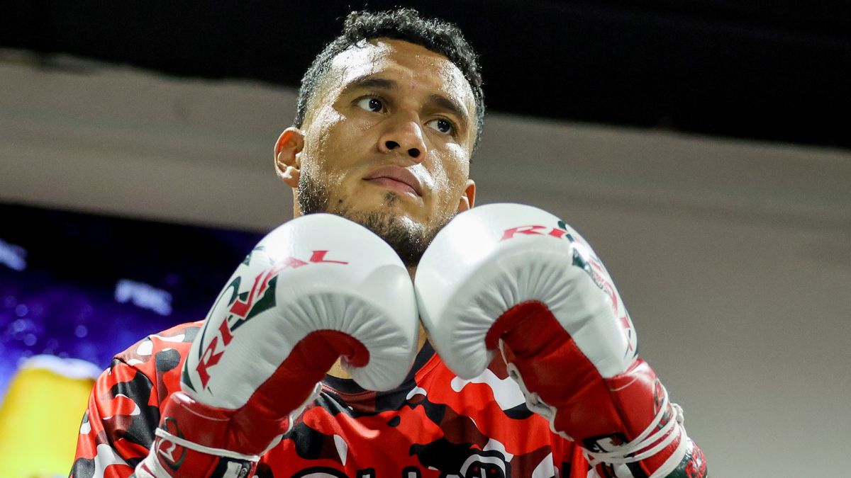 Boxer David Benavidez works out at Pound 4 Pound Gym on January 09, 2025 in Las Vegas, Nevada. Benavidez is scheduled to meet WBA light heavyweight champion David Morrell Jr. in a bout at T-Mobile Arena in Las Vegas on February 01. 