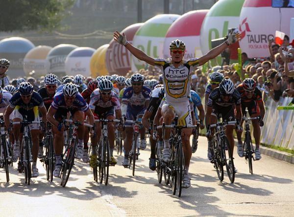 Andr&eacute; Greipel (HTC - Columbia) sprints to victory in stage two at the Tour of Poland.
