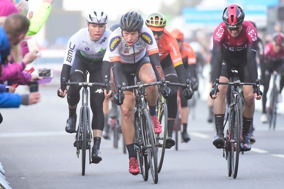 Alexander Kamp edged out Chris Lawless on stage 3