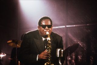 forest whitacker as charliep parker playing a saxophone in the movie Bird