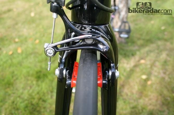 Carbon rim specific pads transmit the brakes' stopping power to the Campagnolo Hyperon Ultra Two wheels