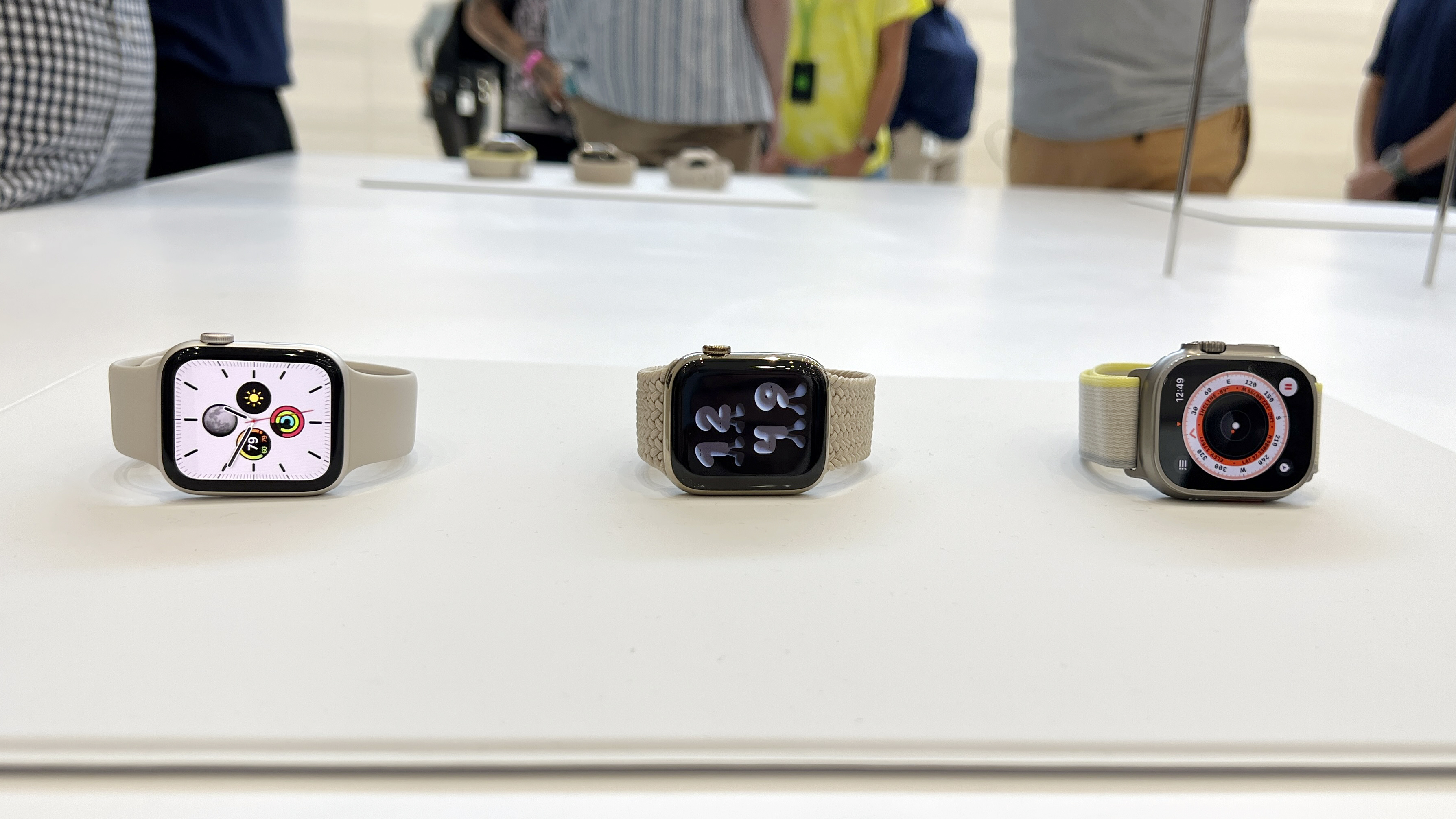 Imagem do Apple Watch 8 na mão