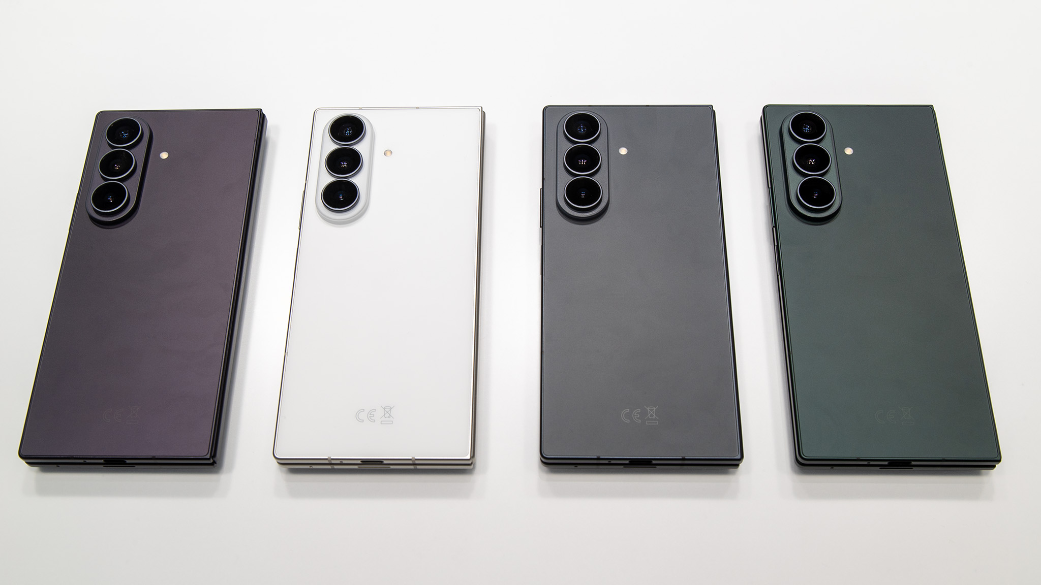 Hands-on with all the Samsung Galaxy Z Fold 8 colors