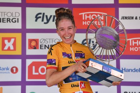 Cecilie Uttrup Ludwig (FDJ SUEZ-Futuroscope) with the winner's trophy