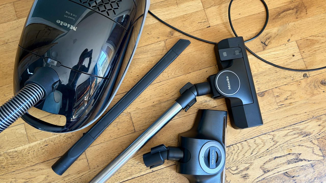 photos of the Miele Guard M1