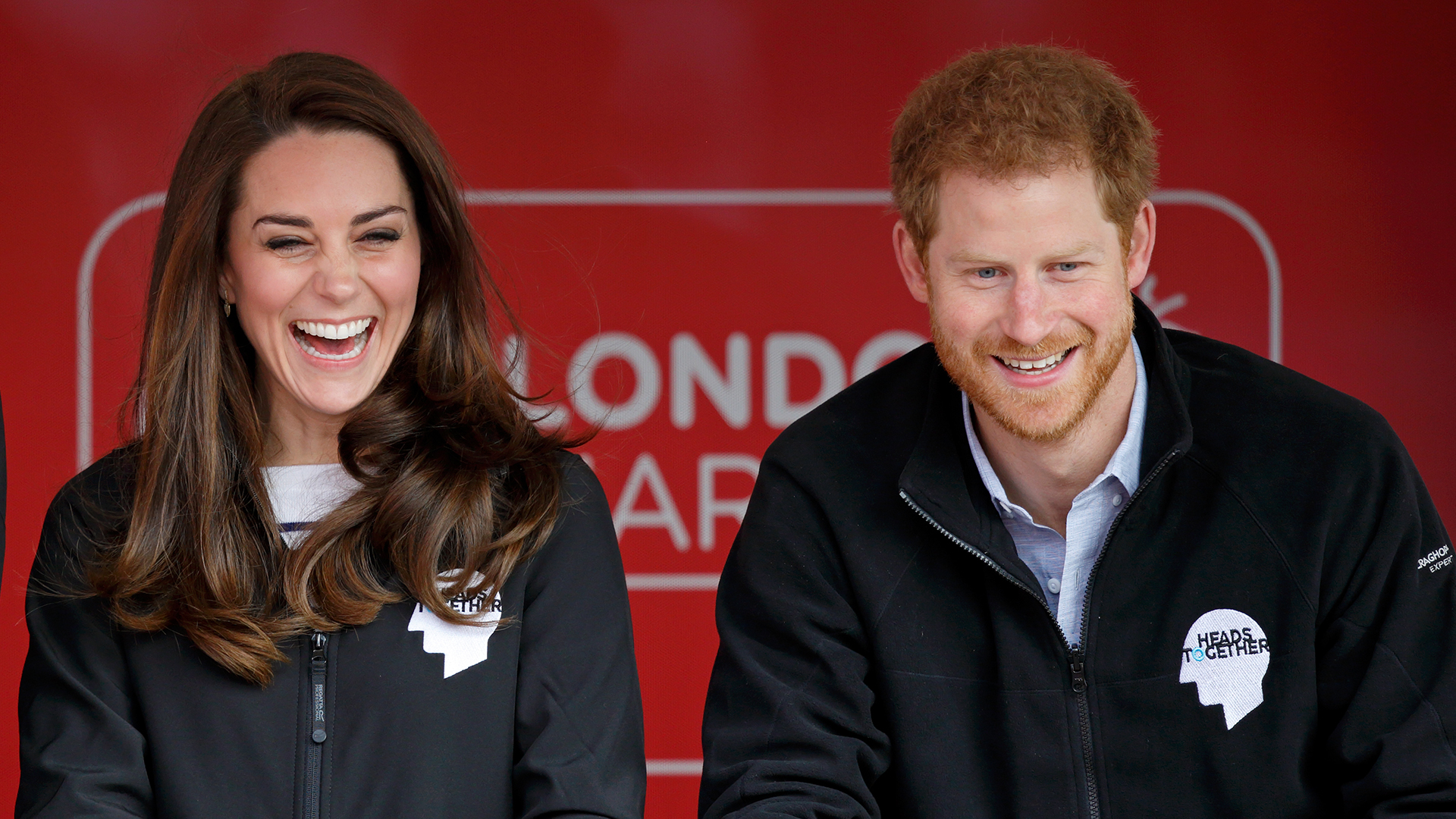 LONDON, UNITED KINGDOM - APRIL 23: (EMBARGOED FOR PUBLICATION IN UK NEWSPAPERS UNTIL 48 HOURS AFTER CREATE DATE AND TIME) Prince William, Duke of Cambridge, Catherine, Duchess of Cambridge and Prince Harry cheer on runners as they start the 2017 Virgin Money London Marathon on April 23, 2017 in London, England. The Heads Together mental heath campaign, spearheaded by The Duke &amp; Duchess of Cambridge and Prince Harry, is the marathon&#039;s 2017 Charity of the Year. (Photo by Max Mumby/Indigo/Getty Images)