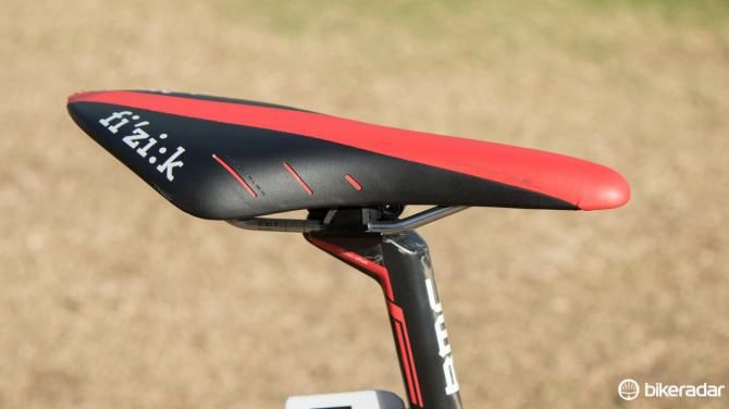 A fi'zi:k Arione with Ki:um rails sits on a 15mm lay-back BMC post
