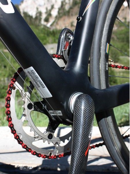 Of course, Specialized has retained the previous Tarmac SL2's integrated bottom bracket configuration though the new press-in cups are lighter than the old aluminum sleeve.
