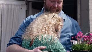 Natalie hugging Mike in the 90 Day: The Single Life season 3 finale