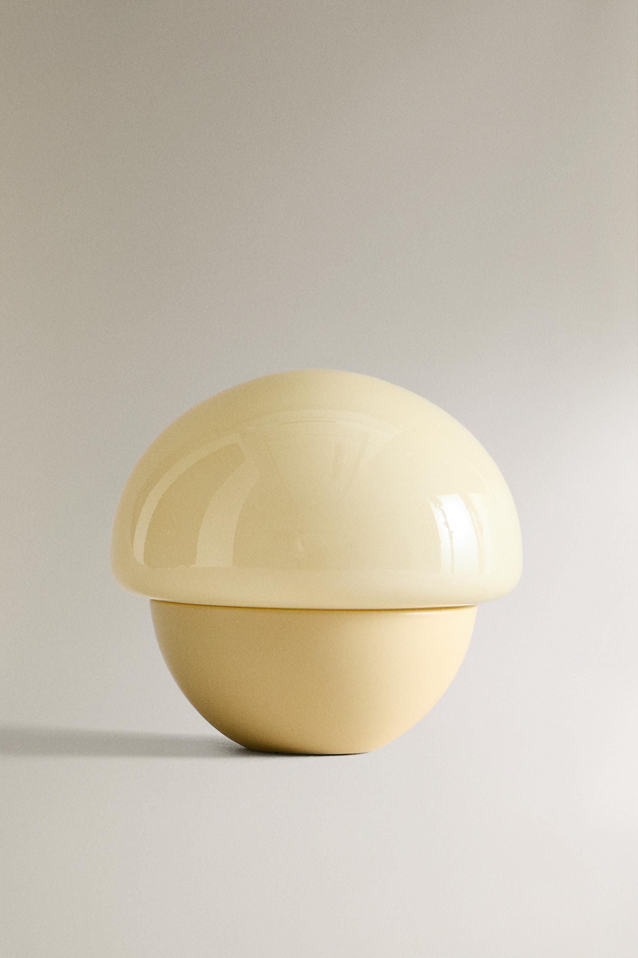 Oval table lamp