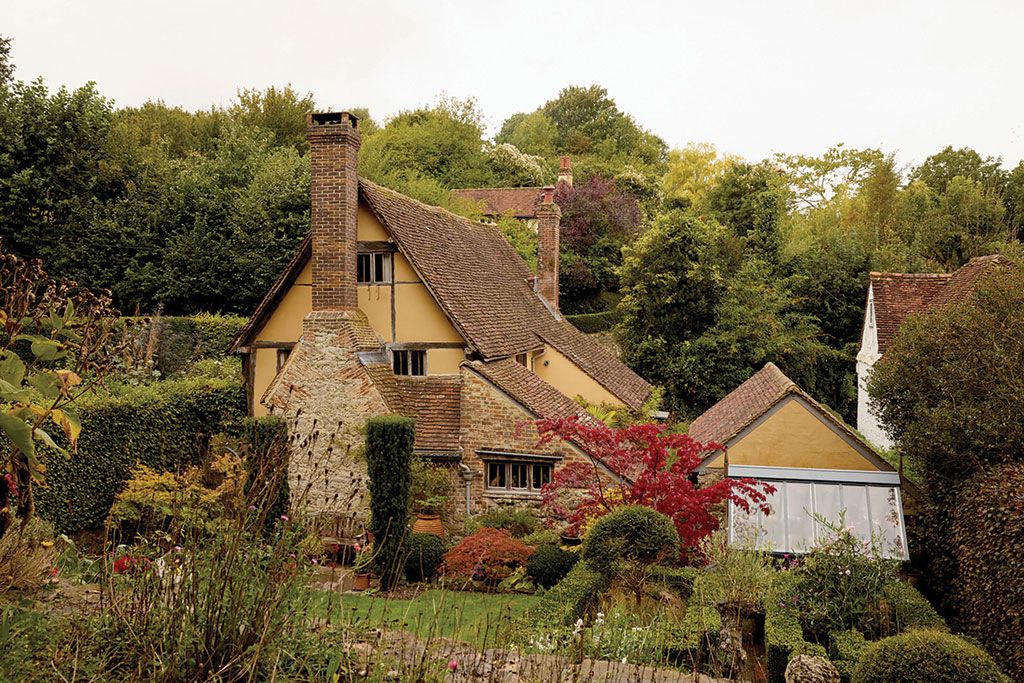 Houses for sale with beautiful fireplaces: Palm Cottage, Loose, Kent.