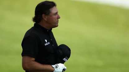 Phil Mickelson pays tribute to Seve Ballesteros after the legend passed away in 2011