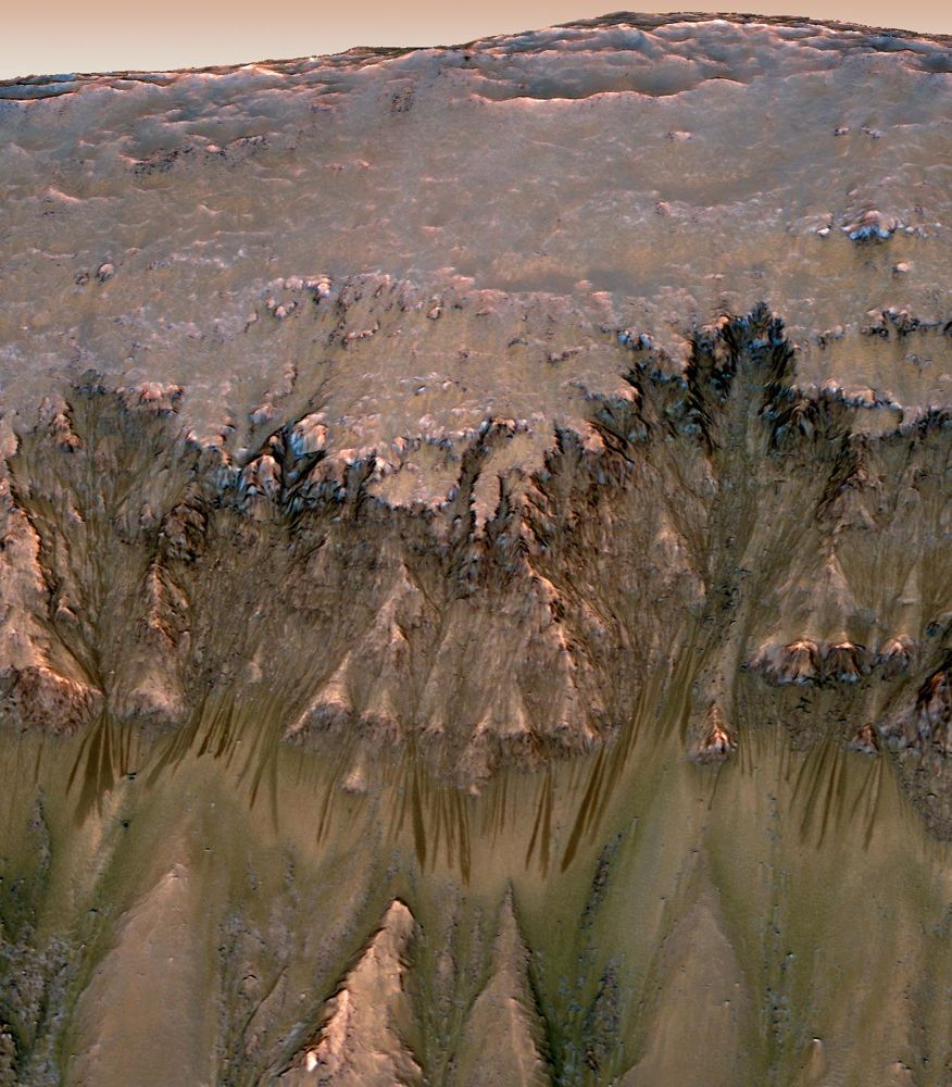 Salt on Mars May Turn Ice into Liquid Water (Video) Space